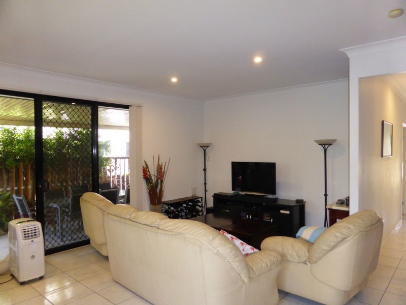 60 Bayswater Avenue, Varsity Lakes QLD 4227