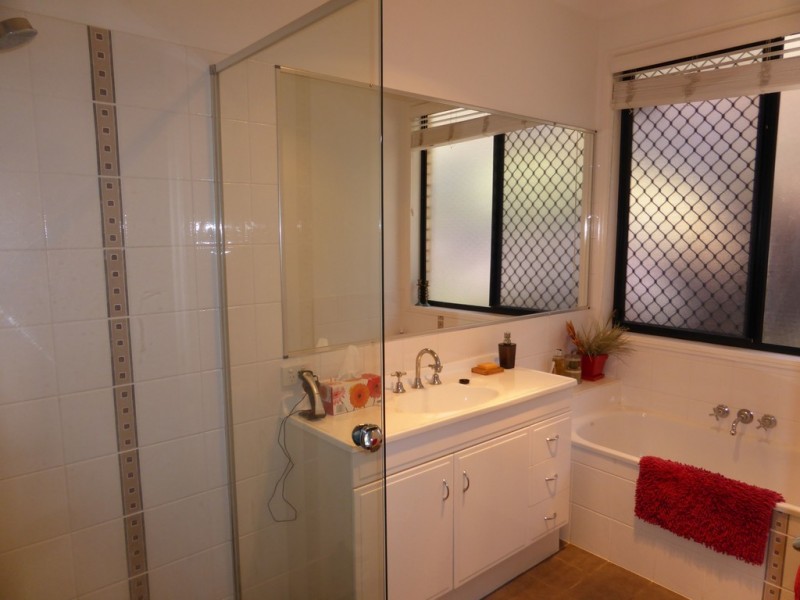 60 Bayswater Avenue, Varsity Lakes QLD 4227