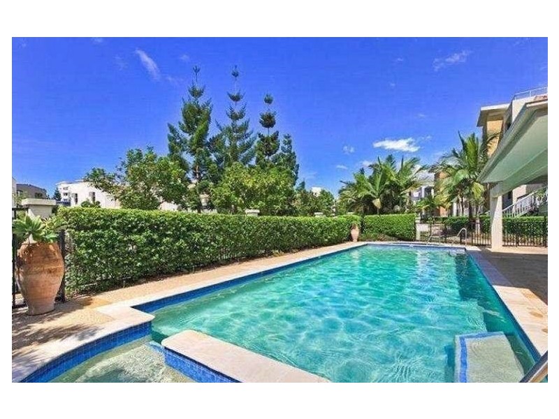 16/1 Riverwalk Avenue, Robina QLD 4226