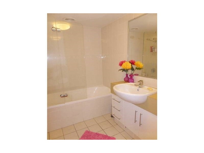 16/1 Riverwalk Avenue, Robina QLD 4226