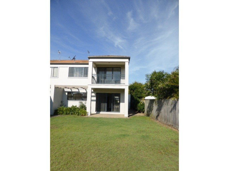 27 Woody Views Way, Robina QLD 4226