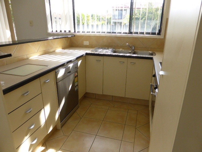 27 Woody Views Way, Robina QLD 4226