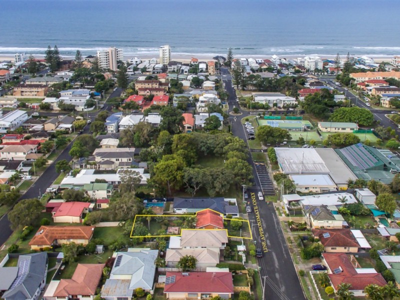 39 Eleventh Avenue, Palm Beach QLD 4221