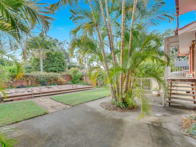 39 Eleventh Avenue, Palm Beach QLD 4221