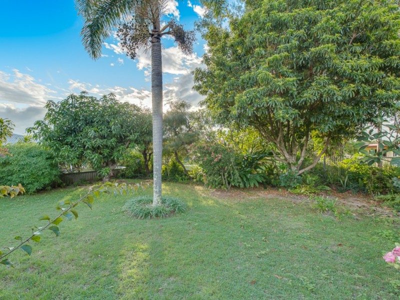39 Eleventh Avenue, Palm Beach QLD 4221