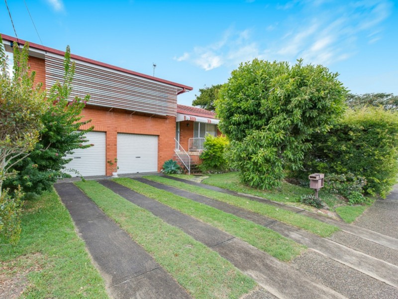 39 Eleventh Avenue, Palm Beach QLD 4221