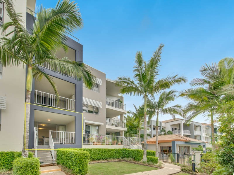 2/64 Riverwalk Avenue, Robina QLD 4226