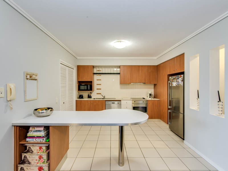 2/64 Riverwalk Avenue, Robina QLD 4226