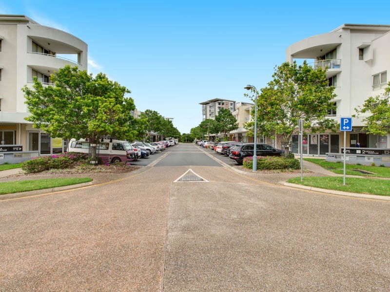 2/64 Riverwalk Avenue, Robina QLD 4226