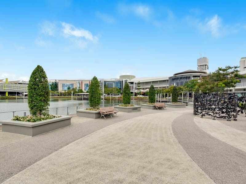 2/64 Riverwalk Avenue, Robina QLD 4226