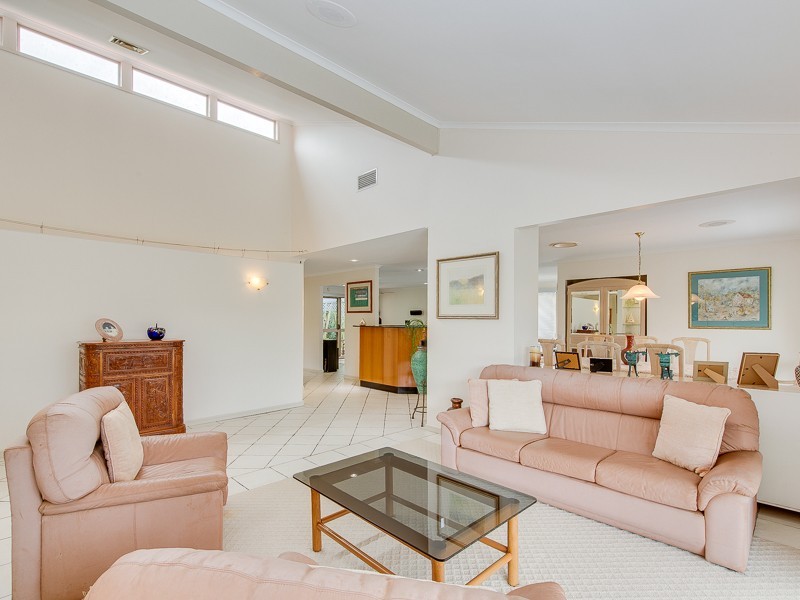 7 Chatswood Court, Robina QLD 4226