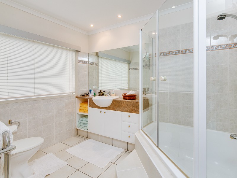 7 Chatswood Court, Robina QLD 4226