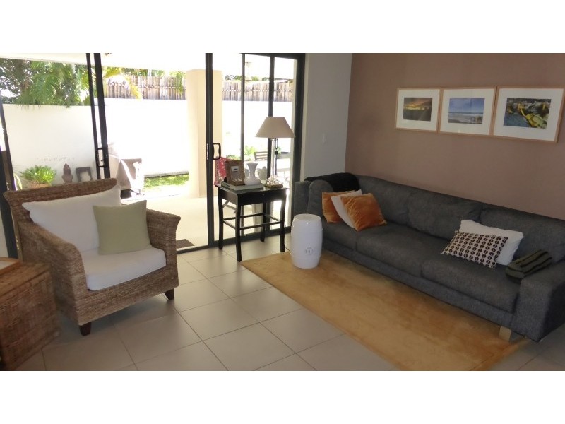 1/32 Heights Drive, Robina QLD 4226