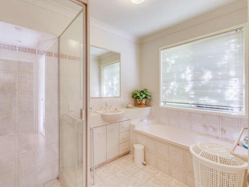 24 Madeline Street, Mudgeeraba QLD 4213