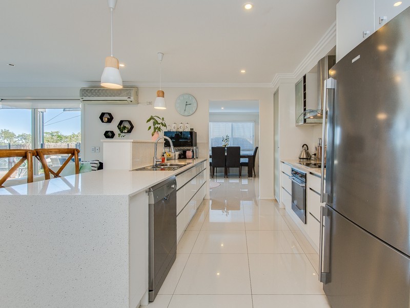 43 Langport Parade, Mudgeeraba QLD 4213