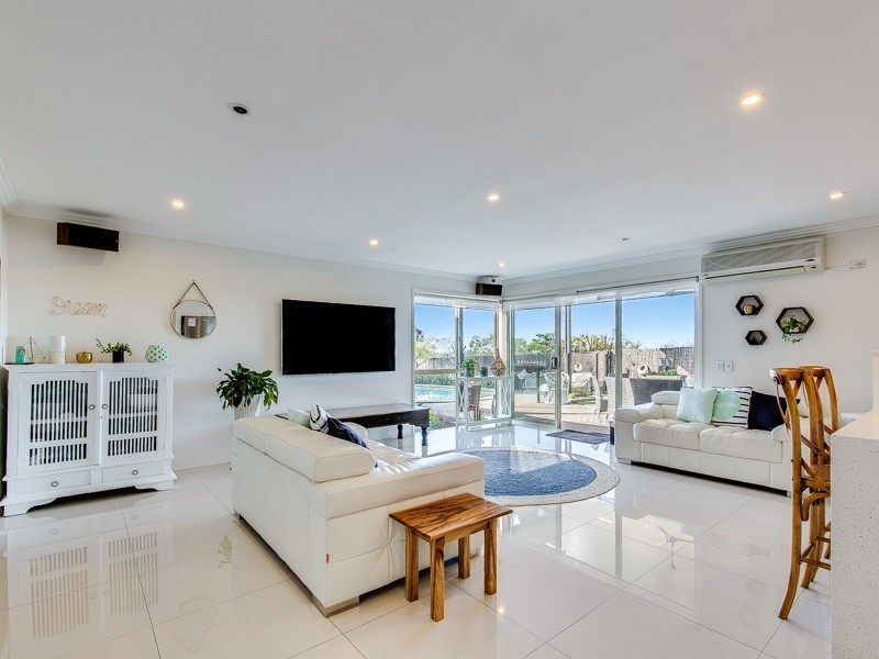 43 Langport Parade, Mudgeeraba QLD 4213