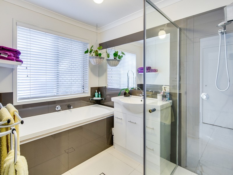 43 Langport Parade, Mudgeeraba QLD 4213