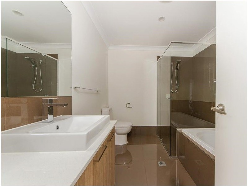 1and2/2 Heights Drive, Robina QLD 4226