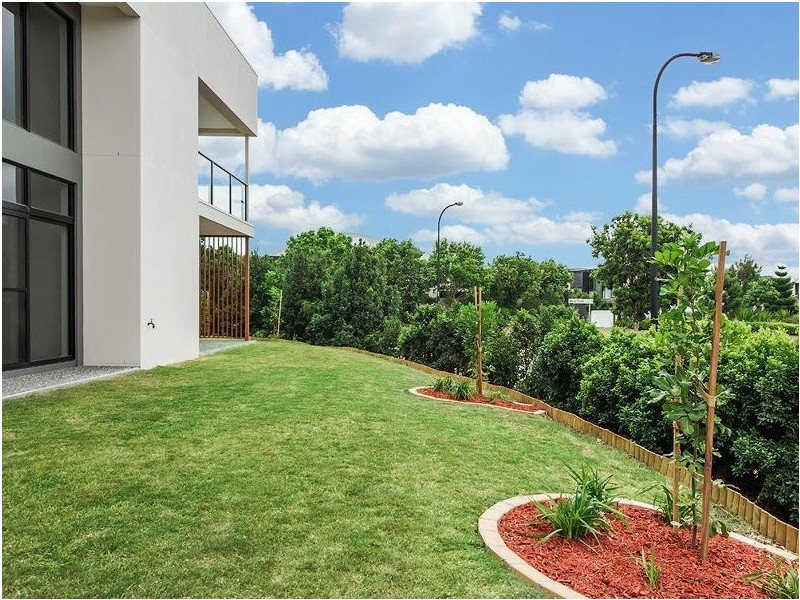 1and2/2 Heights Drive, Robina QLD 4226