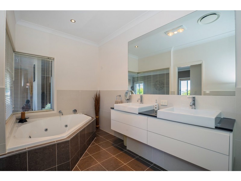 2/30 Heights Drive, Robina QLD 4226
