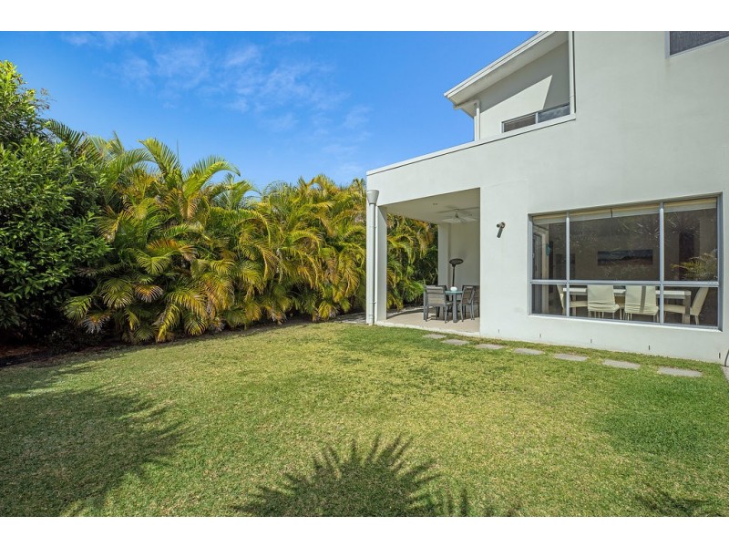 2/30 Heights Drive, Robina QLD 4226