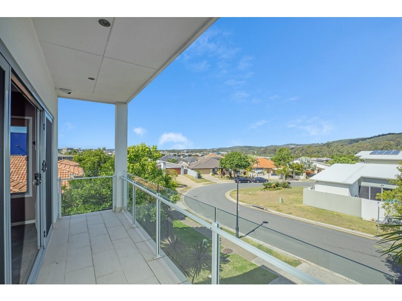 2/30 Heights Drive, Robina QLD 4226