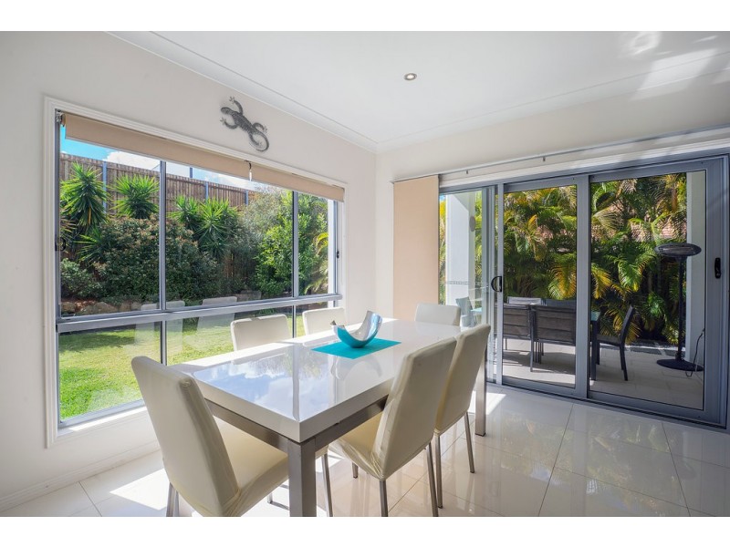 2/30 Heights Drive, Robina QLD 4226