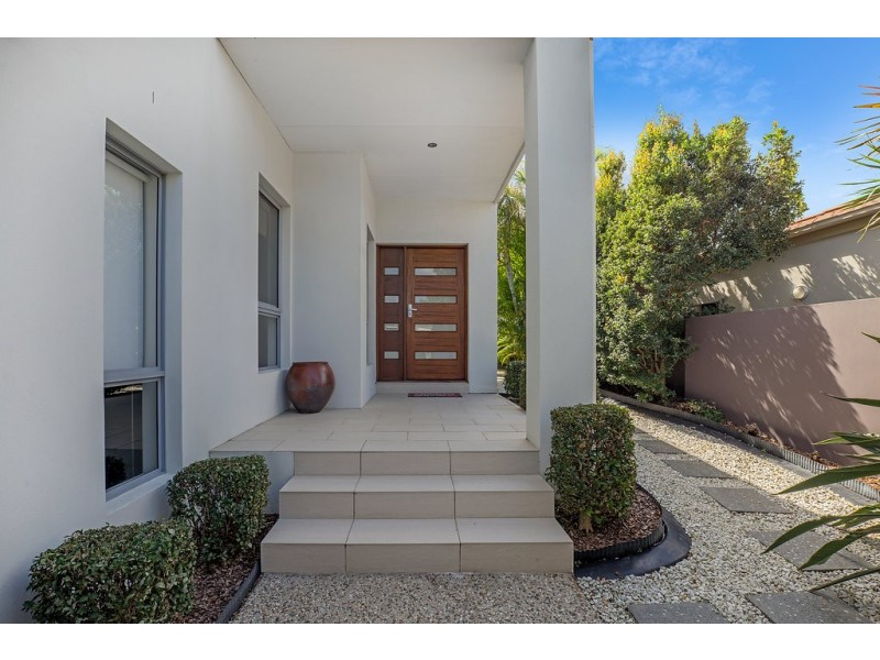 2/30 Heights Drive, Robina QLD 4226
