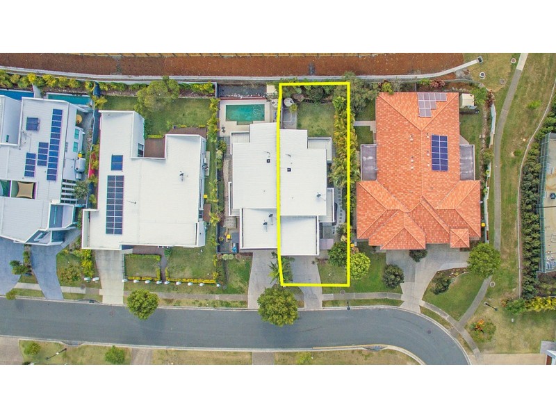 2/30 Heights Drive, Robina QLD 4226
