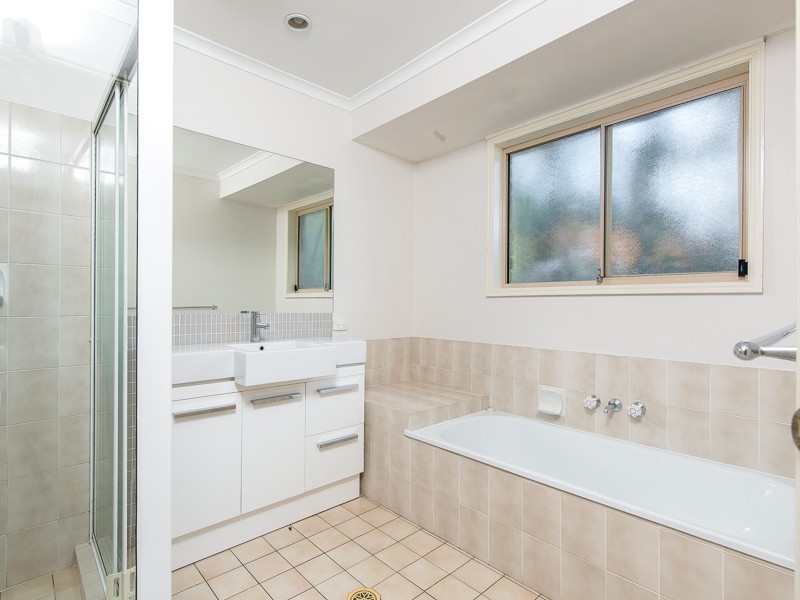 7 Angaston Avenue, Carrara QLD 4211