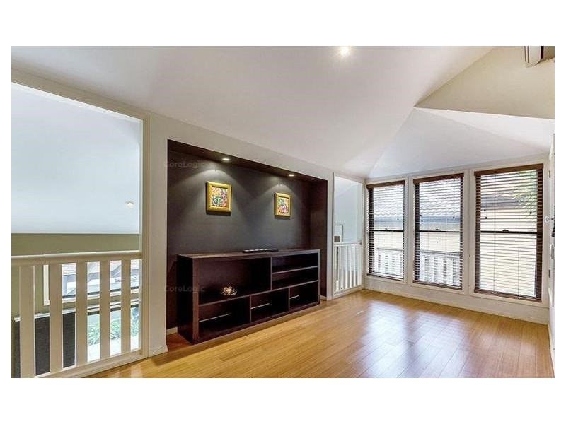 3/2 Wingate Court, Varsity Lakes QLD 4227