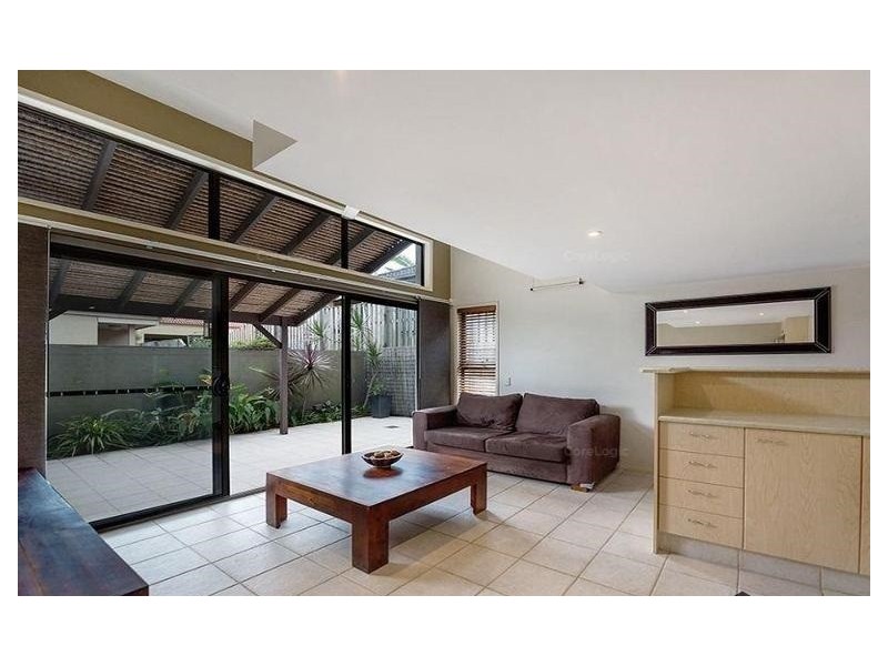 3/2 Wingate Court, Varsity Lakes QLD 4227