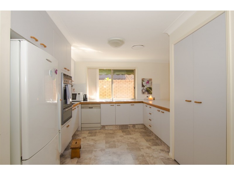 83 Cheltenham Drive, Robina QLD 4226