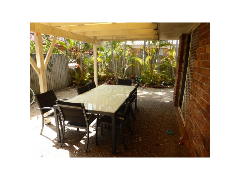 8 Vancouver Drive, Robina QLD 4226