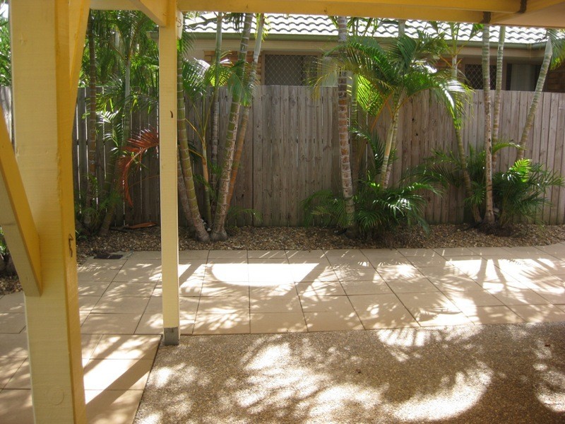 8 Vancouver Drive, Robina QLD 4226