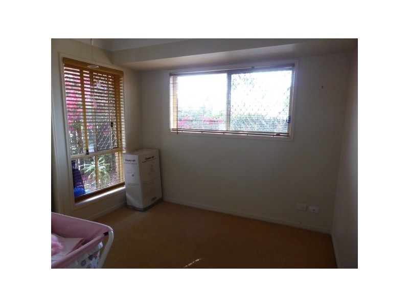 8 Vancouver Drive, Robina QLD 4226