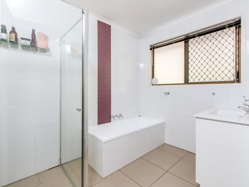 102 Manly Drive, Robina QLD 4226