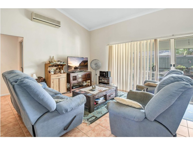 19 Batchworth Road, Molendinar QLD 4214