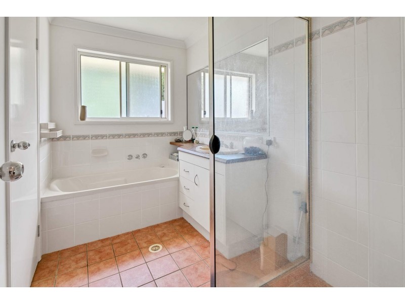 19 Batchworth Road, Molendinar QLD 4214