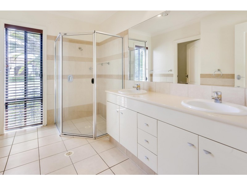 3 Eastside Esplanade, Helensvale QLD 4212