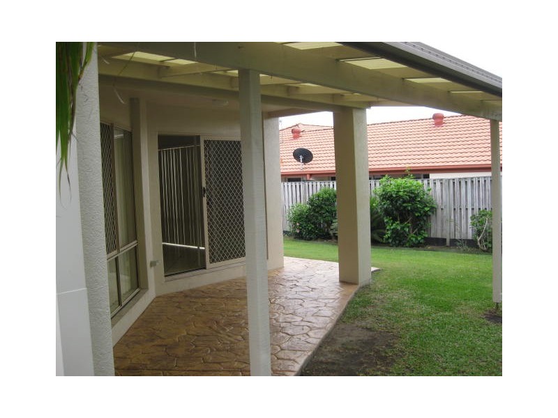 4 Highgate Lane, Robina QLD 4226