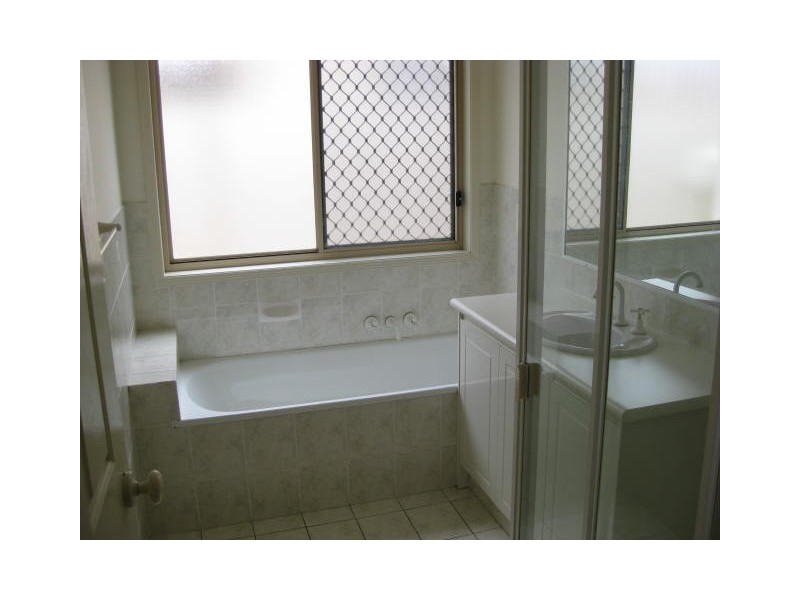 4 Highgate Lane, Robina QLD 4226