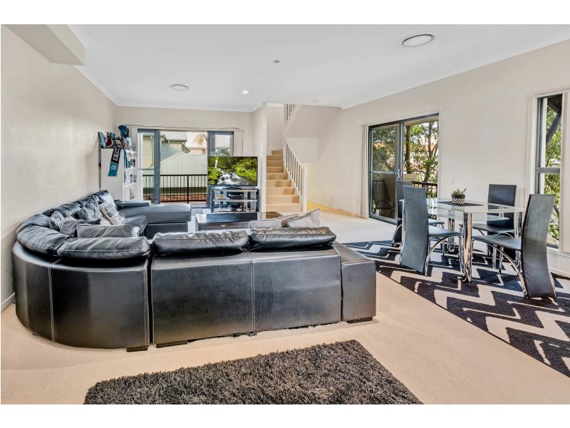 6/2 Tourangeau Crescent, Varsity Lakes QLD 4227