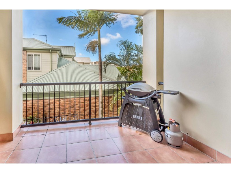 6/2 Tourangeau Crescent, Varsity Lakes QLD 4227