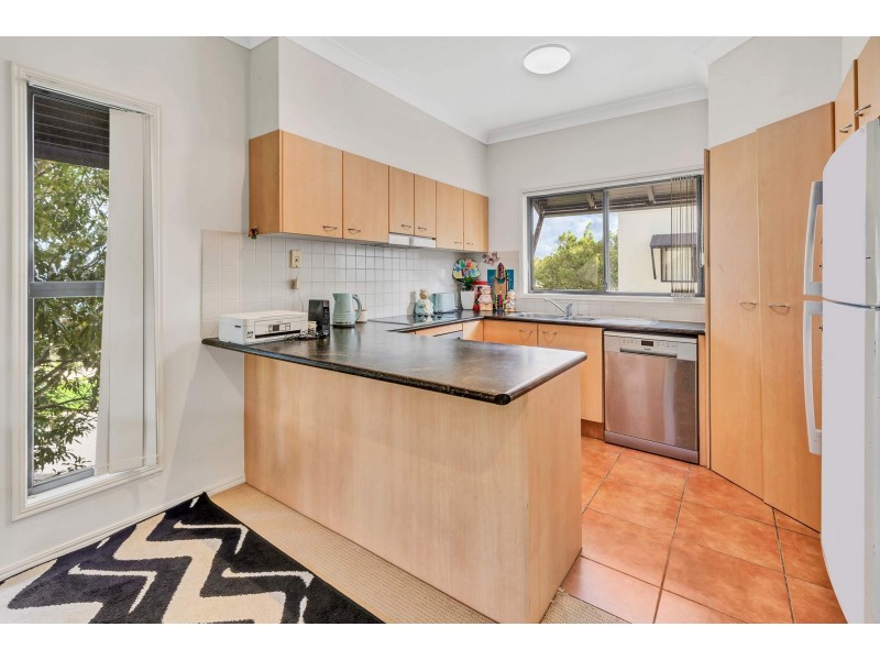 6/2 Tourangeau Crescent, Varsity Lakes QLD 4227