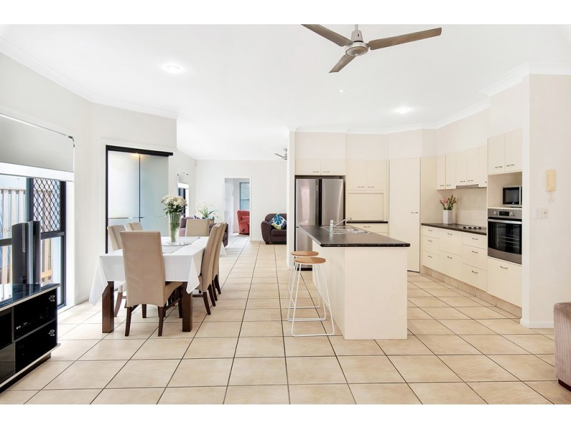 12 Tourangeau Crescent, Varsity Lakes QLD 4227