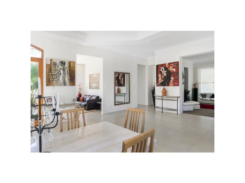 2 Ginger Rogers Road, Maudsland QLD 4210