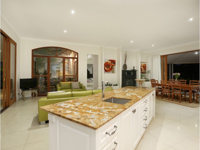 2 Ginger Rogers Road, Maudsland QLD 4210
