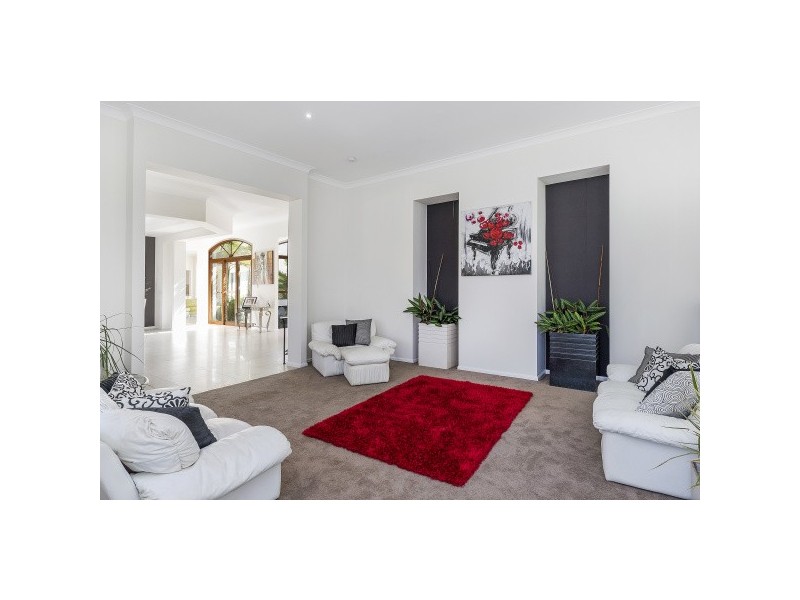 2 Ginger Rogers Road, Maudsland QLD 4210