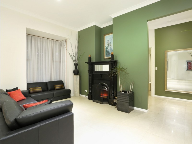 2 Ginger Rogers Road, Maudsland QLD 4210